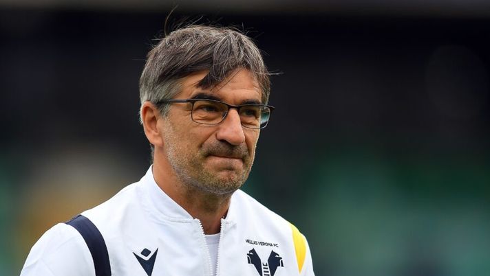 VERONA, ITALY - SEPTEMBER 27: Ivan Juric head coach of Hellas Verona looks on before the Serie A match between Hellas Verona FC and Udinese Calcio at Stadio Marcantonio Bentegodi on September 27, 2020 in Verona, Italy. (Photo by Alessandro Sabattini/Getty Images) Juric: “Deciso l’attacco, quando torna Kalinic! Benassi non ne esce, Faraoni, Lovato e Veloso…” - immagine 1