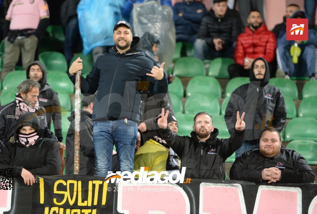 FOTOTIFO Palermo-Ternana 0-0, gli scatti ai tifosi al “Renzo Barbera” (Gallery) - immagine 6