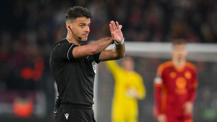 Van Hanegem (ex Feyenoord): “Arbitro inadeguato. Doveva ammonire chi protestava” - immagine 1