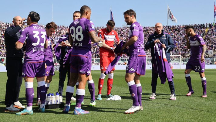 GERMOGLI PH: 13 MARZO 2022 FIRENZE STADIO ARTEMIO FRANCHI CAMPIONATO SERIE A TIM FIORENTINA VS BOLOGNA NELLA FOTO SQUADRA Tre errori del Bologna, la Fiorentina capovolge il mondo e si prende i 3 punti - immagine 1