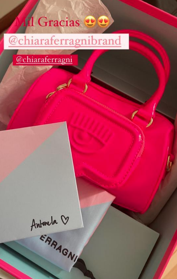 Chiara Ferragni fa amicizia con la moglie di Messi: in regalo una borsa da più di 200 euro- immagine 2