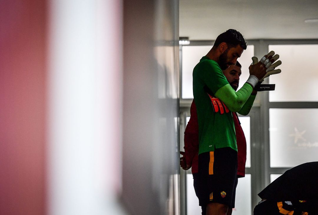 Roma, c’è Wijnaldum in gruppo. E torna anche Rui Patricio – FOTO GALLERY - immagine 25