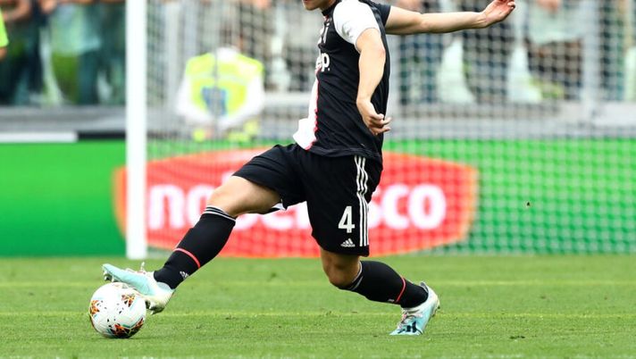 TURIN, ITALY - SEPTEMBER 28: Matthijs de Ligt of Juventus FC in action the Serie A match between Juventus and SPAL at Allianz Stadium on September 29, 2019 in Turin, Italy. (Photo by Marco Luzzani/Getty Images) Sarri: “De Ligt è finito in una catapulta: in estate ho visto spendere di più…” - immagine 1