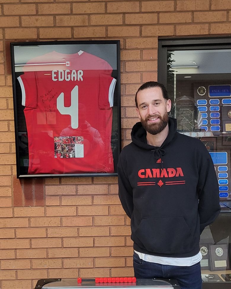 L’ex Newcastle Edgar confessa: “Al ristorante si è avvicinata una ragazza e mi ha fatto notare che…”- immagine 3