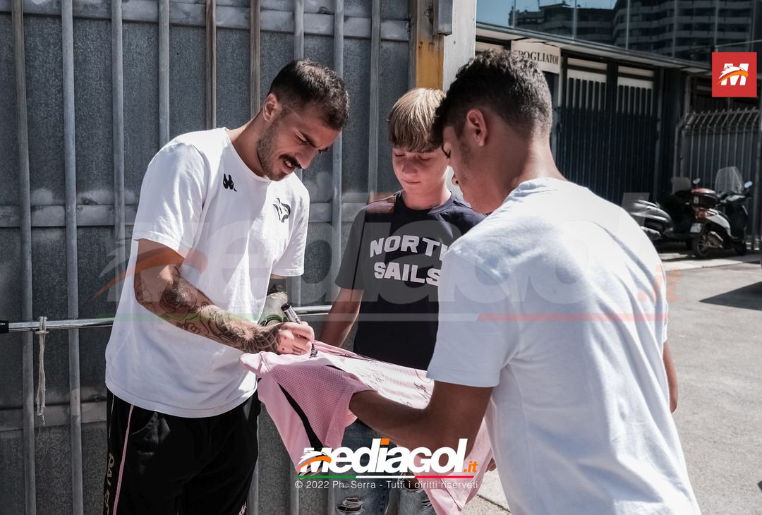 FOTO Frosinone-Palermo, i rosanero in partenza dallo stadio “Renzo Barbera” (Gallery) - immagine 3