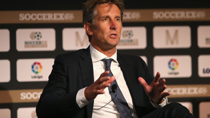 MANCHESTER, ENGLAND - SEPTEMBER 06:  Edwin van der Sar, AFC Ajax CEO talks during day 3 of the Soccerex Global Convention at Manchester Central Convention Complex on September 6, 2017 in Manchester, England.  (Photo by Jan Kruger/Getty Images for Soccerex)  MANCHESTER, ENGLAND - SEPTEMBER 06:  Edwin van der Sar, AFC Ajax CEO talks during day 3 of the Soccerex Global Convention at Manchester Central Convention Complex on September 6, 2017 in Manchester, England.  (Photo by Jan Kruger/Getty Images for Soccerex)