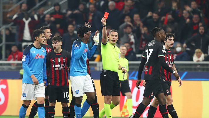 Arbitro Kovacs, qui durante Milan-Napoli (getty images)
