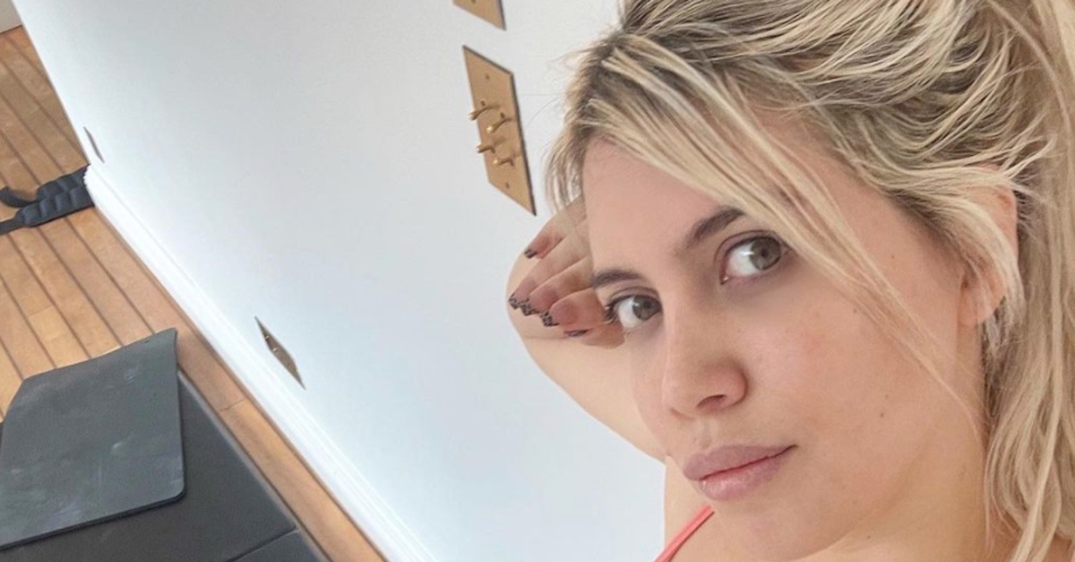 Wanda Nara Il Décolleté Manda In Tilt I Social Lady Icardi Si Allena A Casa Golssip 