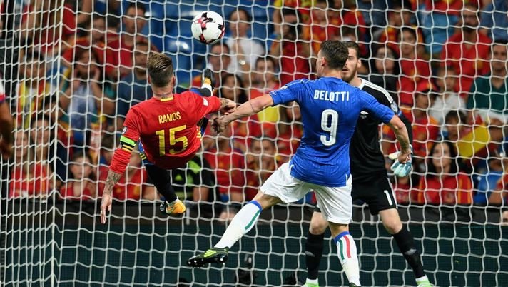 MADRID, SPAIN - SEPTEMBER 02:  Andrea Belotti of Italy (R) competes for the ball with Sergio Ramos of Spain during the FIFA 2018 World Cup Qualifier between Spain and Italy at Estadio Santiago Bernabeu on September 2, 2017 in Madrid, Spain.  (Photo by Claudio Villa/Getty Images) 