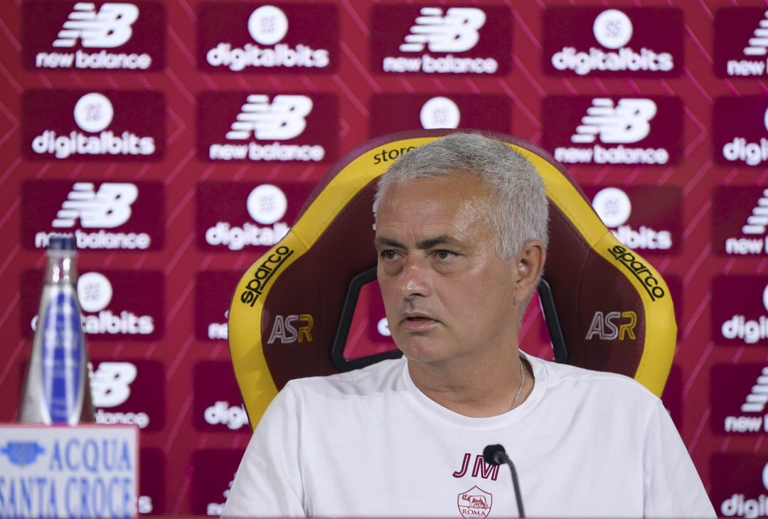 Roma, la conferenza stampa di Mourinho prima della Juventus – FOTO GALLERY - immagine 12