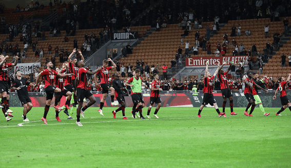 Il Milan festeggia Il Milan festeggia