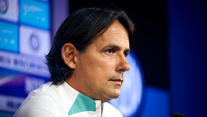 I tifosi milanisti a Simone Inzaghi sul derby del “fallo” di Giroud: “Così dura da digerire?” - immagine 1