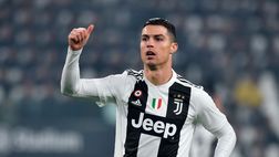 VIDEO – Ronaldo sdrammatizza: “Dà il cinque ai bambini invisibili”