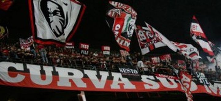 Curva Sud Milan - fonte www.ilpost.it Curva Sud Milan - fonte www.ilpost.it