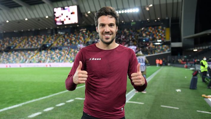 UDINE, ITALY - APRIL 20: Simone Verdi of US Salernitana celebrates the victory after the Serie A match between Udinese Calcio and US Salernitana at Dacia Arena on April 20, 2022 in Udine, Italy. (Photo by Francesco Pecoraro/Getty Images) Sky: “Ennesimo inserimento per il colpo Verdi: si è mosso anche un altro club” - immagine 1