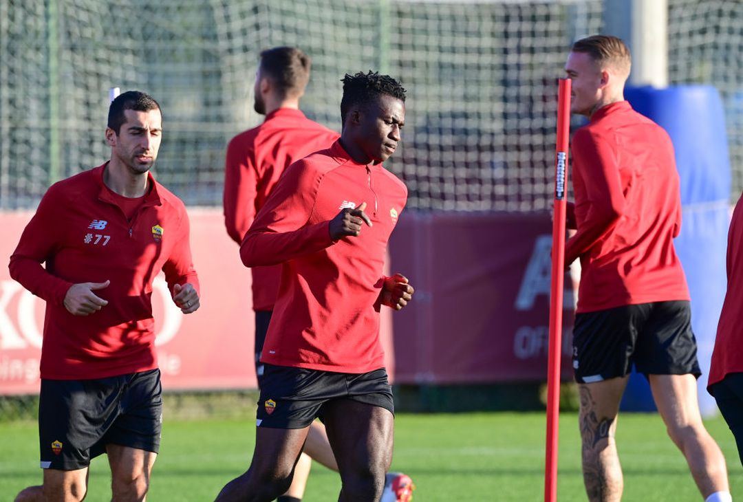 Mourinho respira: a Trigoria Pellegrini e Kumbulla in gruppo – FOTO GALLERY - immagine 11