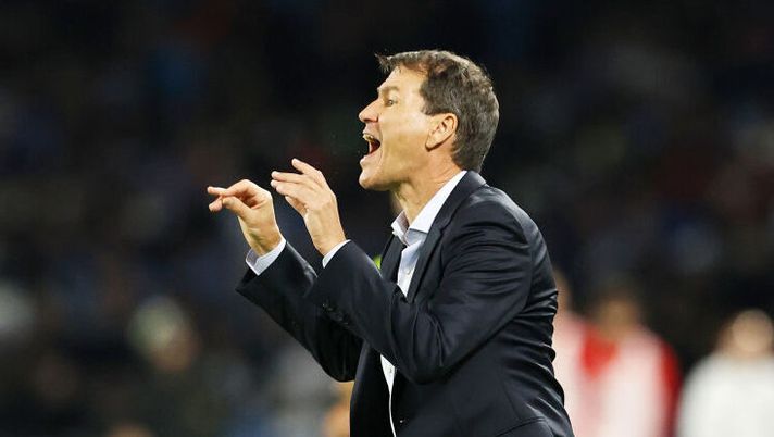 NAPLES, ITALY - OCTOBER 29: Rudi Garcia SSC Napoli head coach during the Serie A TIM match between SSC Napoli and AC Milan at Stadio Diego Armando Maradona on October 29, 2023 in Naples, Italy. (Photo by Francesco Pecoraro/Getty Images) Garcia: “Così vedo Lindstrom e come procede il recupero di Osimhen. Il portiere…” - immagine 1