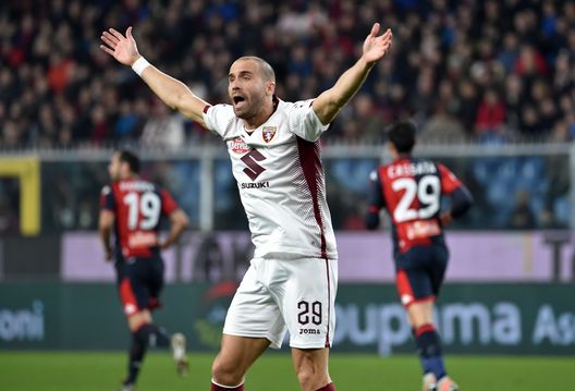 GENOA, ITALY - NOVEMBER 30: Lorenzo De Silvestri of Torino FC reacts during the Serie A match between Genoa CFC and Torino FC at Stadio Luigi Ferraris on November 30, 2019 in Genoa, Italy. (Photo by Paolo Rattini/Getty Images) GENOA, ITALY - NOVEMBER 30: Lorenzo De Silvestri of Torino FC reacts during the Serie A match between Genoa CFC and Torino FC at Stadio Luigi Ferraris on November 30, 2019 in Genoa, Italy. (Photo by Paolo Rattini/Getty Images)