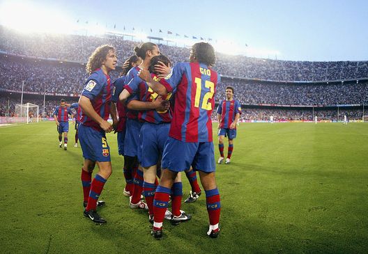 (Photo by Luis Bagu/Getty Images) La fuitina di Messi nel 2005: eccolo con la maglia del Newell’s Old Boys…- immagine 2