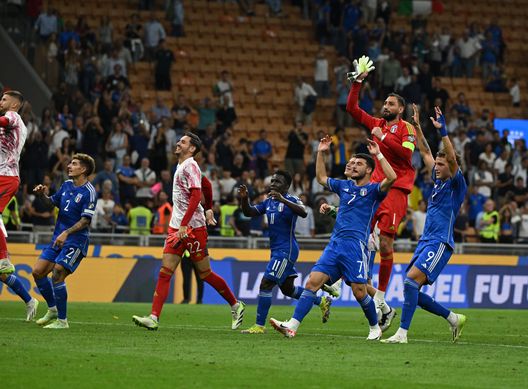 MILAN, ITALY - SEPTEMBER 12: Gianluigi Donnarumma and players of Italy celebrates the win at the end of the UEFA EURO 2024 European qualifier match between Italy and Ukraine at Stadio San Siro on September 12, 2023 in Milan, Italy. (Photo by Claudio Villa/Getty Images) Italia Ecuador