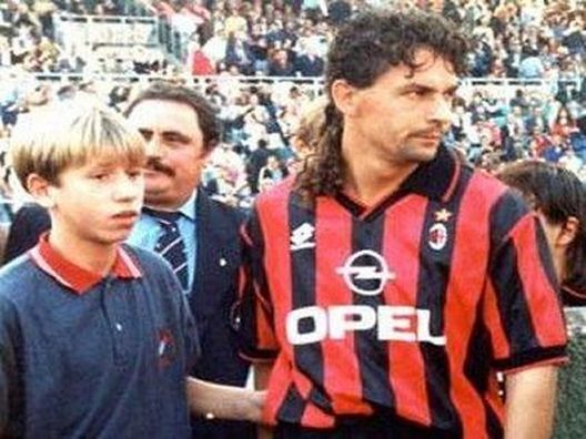  Roberto Baggio con la maglia del Milan e un giovane Cassano, foto delsfootballtips.blogspot.com 