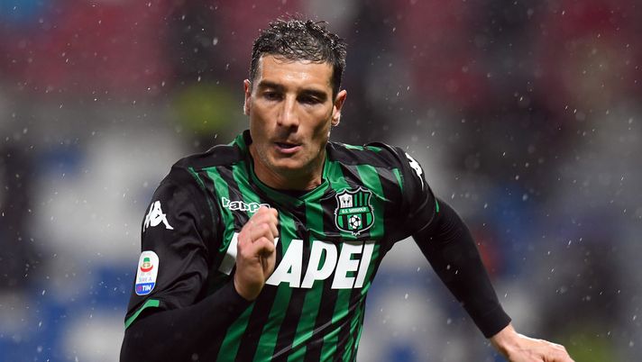 REGGIO NELL'EMILIA, ITALY - APRIL 04: Federico Peluso of Sassuolo in action during the Serie A match between US Sassuolo and Chievo at Mapei Stadium - Citta' del Tricolore on April 4, 2019 in Reggio nell'Emilia, Italy. (Photo by Alessandro Sabattini/Getty Images) REGGIO NELL'EMILIA, ITALY - APRIL 04: Federico Peluso of Sassuolo in action during the Serie A match between US Sassuolo and Chievo at Mapei Stadium - Citta' del Tricolore on April 4, 2019 in Reggio nell'Emilia, Italy. (Photo by Alessandro Sabattini/Getty Images)
