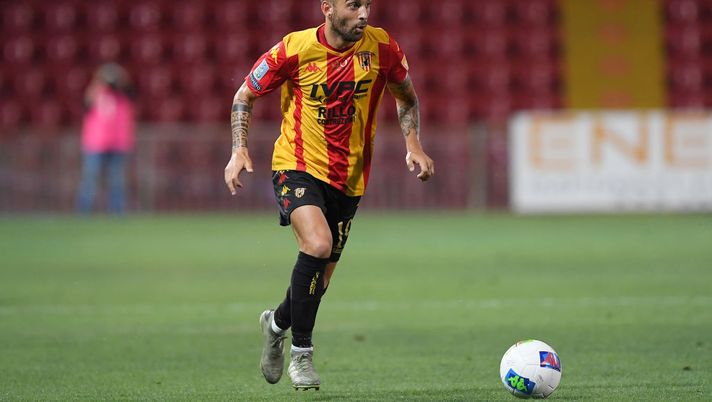 BENEVENTO, ITALY - JUNE 29: Roberto Insigne of Benevento Calcio during the serie B match between Benevento Calcio and SS Juve Stabia at Stadio Ciro Vigorito on June 29, 2020 in Benevento, Italy. (Photo by Francesco Pecoraro/Getty Images for Lega Serie B) BENEVENTO, ITALY - JUNE 29: Roberto Insigne of Benevento Calcio during the serie B match between Benevento Calcio and SS Juve Stabia at Stadio Ciro Vigorito on June 29, 2020 in Benevento, Italy. (Photo by Francesco Pecoraro/Getty Images for Lega Serie B)