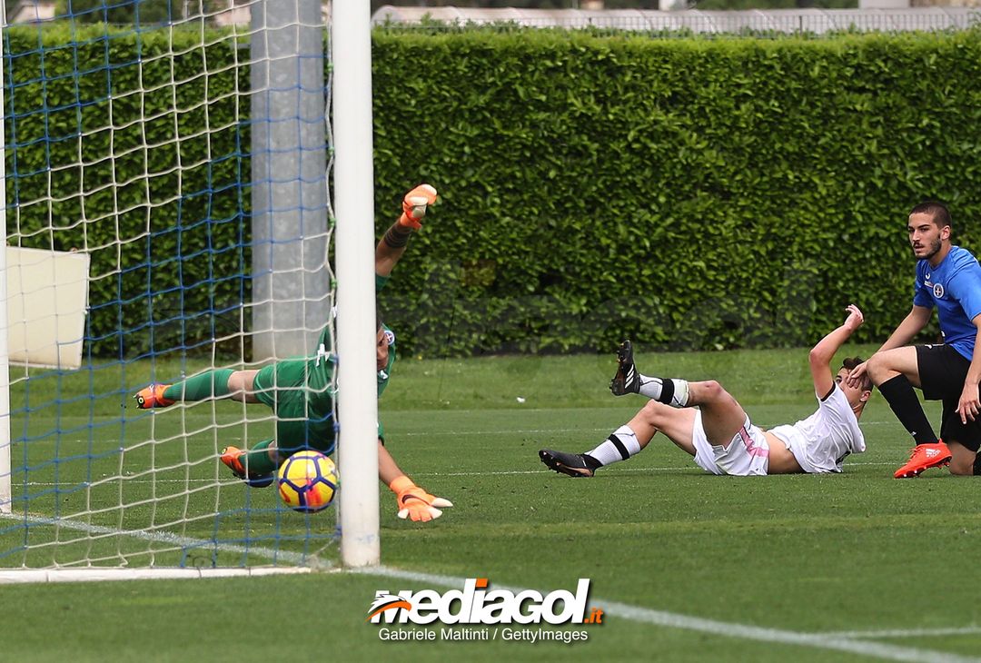  FLORENCE, ITALY - MAY 16: Kevin Cannavo' #9 of US Citta' di Palermo Calcio scores a goal during the SuperCoppa primavera 2 match between Novara U19 and US Citta di Palermo U19 at Centro Tecnico Federale di Coverciano on May 16, 2018 in Florence, Italy.  (Photo by Gabriele Maltinti/Getty Images) 