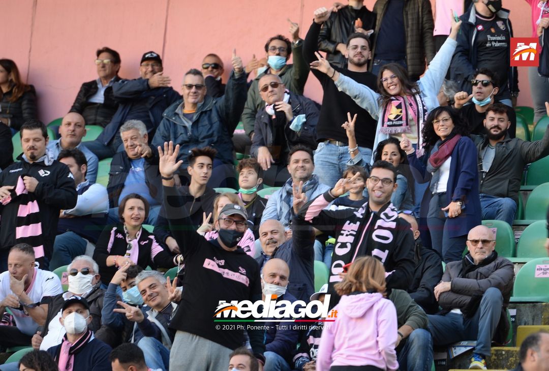 FOTO, i tifosi allo stadio per Palermo – Potenza 2-0 (Gallery) - immagine 21