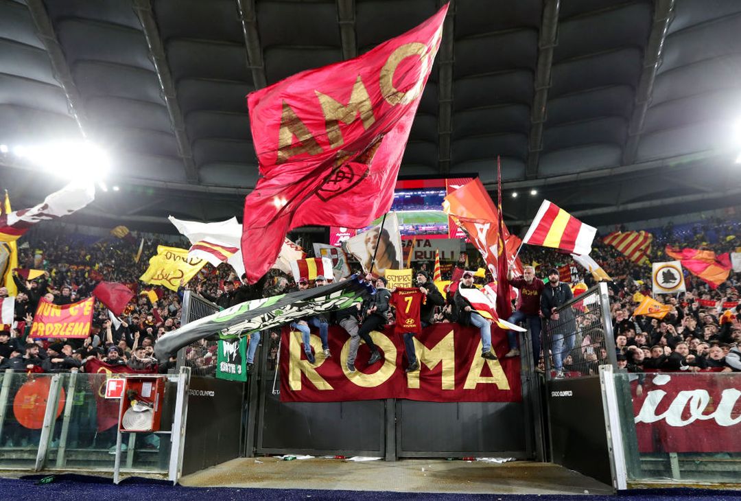 La Roma si scatena: Mancini con la bandiera, Abraham si spoglia – FOTO GALLERY - immagine 30