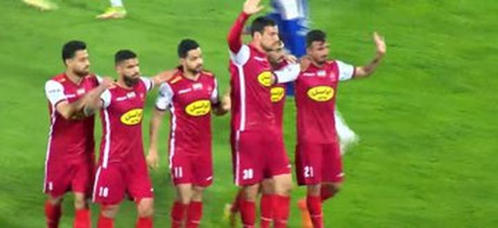 Teheran, segna nel derby e piange: i calciatori hanno altro per la testa…- immagine 2