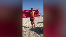 Vieri, la sfilata al mare è tutta da ridere … e da social | VIDEO