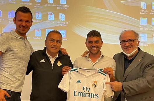 FOTO Il Real Madrid punta sui giovani di Napoli, a luglio il campus dei Blancos- immagine 2