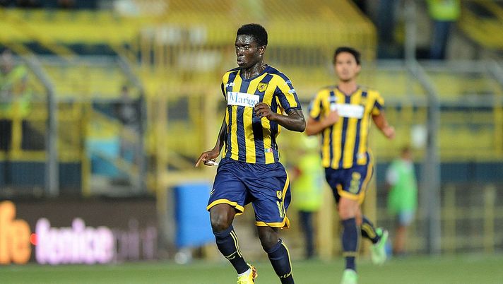 CASTELLAMMARE DI STABIA, ITALY - AUGUST 31:  Abou Diop of Juve Stabia in action during the Serie B match between Juve Stabia vs Spezia at Romeo Menti Stadium August, 31, 2013 in Castellammare di Stabia, Italy. (Photo by Francesco Pecoraro/Getty Images).  (Photo by Getty Images/Getty Images) 