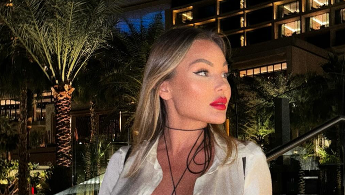 Elegante e sensuale, lady Pinamonti incanta Dubai. Dasha Lapushka in grande forma - immagine 1