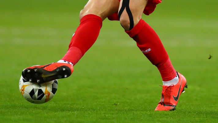 LIEGE, BELGIUM - DECEMBER 12: Zinho Vanheusden of Liege in action during the UEFA Europa League group F match between Standard Liege and Arsenal FC at Stade Maurice Dufrasne on December 12, 2019 in Liege, Belgium. (Photo by Dean Mouhtaropoulos/Getty Images) LIEGE, BELGIUM - DECEMBER 12: Zinho Vanheusden of Liege in action during the UEFA Europa League group F match between Standard Liege and Arsenal FC at Stade Maurice Dufrasne on December 12, 2019 in Liege, Belgium. (Photo by Dean Mouhtaropoulos/Getty Images)