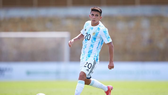 MARBELLA, SPAIN - JUNE 08: Thiago Almada of Argentina U23 looks on during a Friendly International Match between Denmark and Argentina on June 08, 2021 in Marbella, Spain. (Photo by Fran Santiago/Getty Images) 