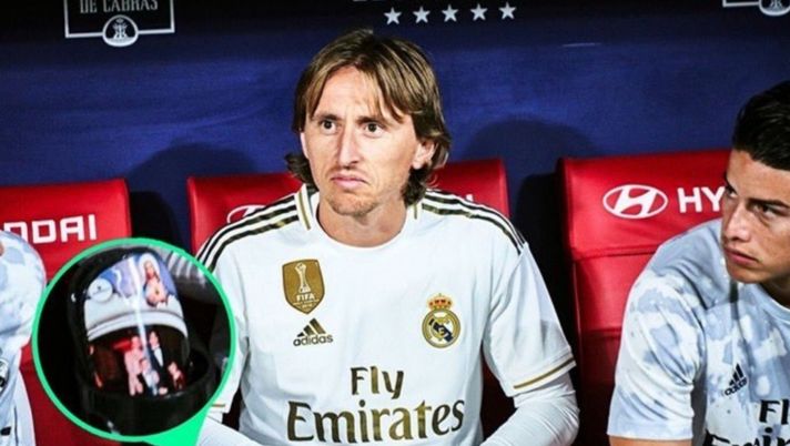 Sui parastinchi del Pallone d'oro la foto della propria famiglia, anche durante il derby di Madrid Chelsea, Villas-Boas recrimina ancora oggi: “Dovevano prendermi Modric e invece…” - immagine 1