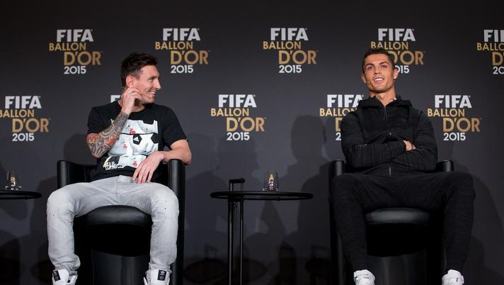 Messi e Ronaldo posano insieme per Vuitton: stavolta è una partita a scacchi - immagine 1