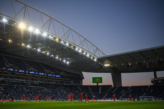 Estadio do Dragao, impianto di casa del Porto. Demoliti: il peggior Milan di stagione dice (quasi) addio alla UCL- immagine 2
