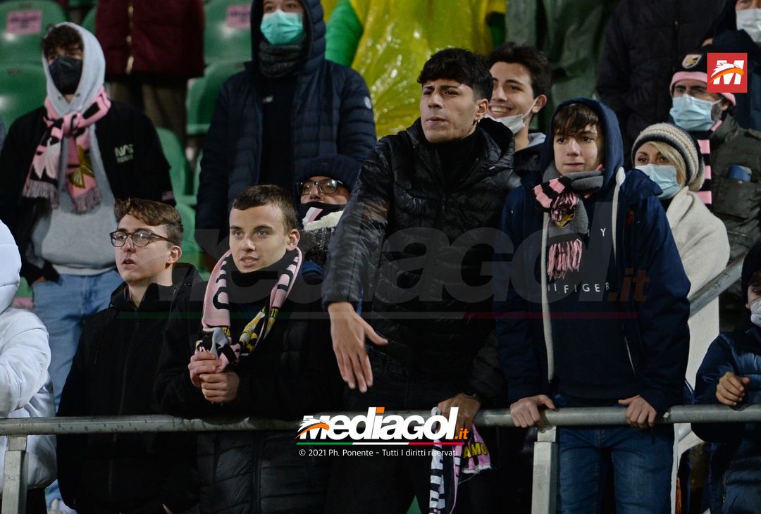 FOTO, i tifosi allo stadio per Palermo – Monopoli 2-1 (Gallery) - immagine 34