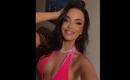 Ivana Knoll in spiaggia accende la fantasia del web: il lato B è da paura- immagine 2