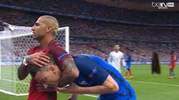 VIDEO / Quaresma si sente un po’ Randy Orton: ne fa le spese Koscielny