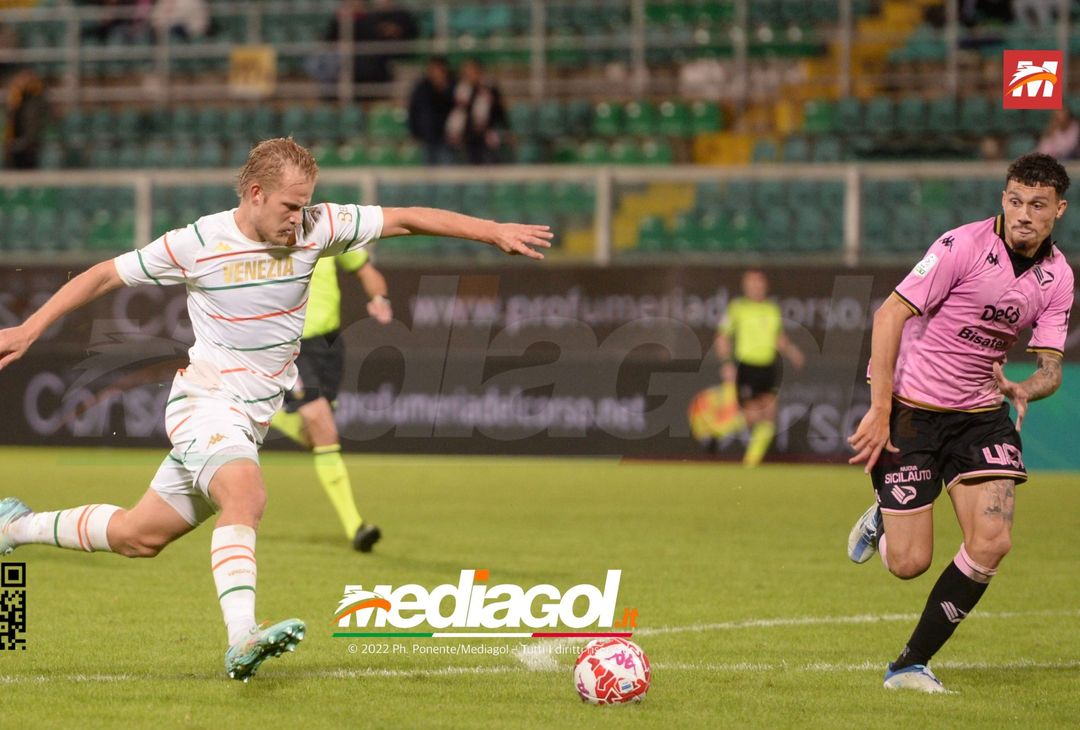FOTO Palermo-Venezia 0-1, 14ª giornata di Serie B 2022-2023 (Gallery) - immagine 51