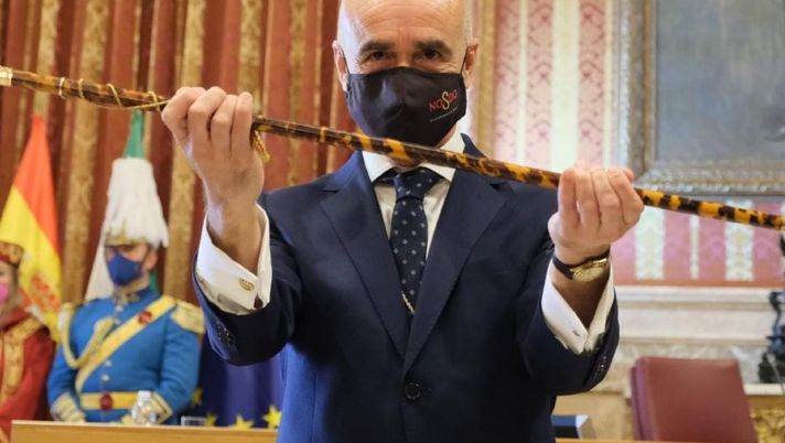 A Siviglia appena insediato il nuovo sindaco: ed è subito derby di calcio in copa del Rey A Siviglia appena insediato il nuovo sindaco: ed è subito derby di calcio in copa del Rey - immagine 1