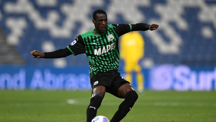 REGGIO NELL'EMILIA, ITALY - MAY 12: Pedro Obiang of US Sassuolo in action during the Serie A match between US Sassuolo and Juventus at Mapei Stadium - Città del Tricolore on May 12, 2021 in Reggio nell'Emilia, Italy. Sporting stadiums around Italy remain under strict restrictions due to the Coronavirus Pandemic as Government social distancing laws prohibit fans inside venues resulting in games being played behind closed doors. (Photo by Alessandro Sabattini/Getty Images) Sassuolo, Obiang: “Inc****ti per la sconfitta con la Fiorentina” - immagine 1