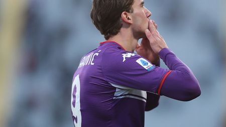 FLORENCE, ITALY - DECEMBER 11: Dusan Vlahovic of ACF Fiorentina celebrates after scoring a goal during the Serie A match between ACF Fiorentina and US Salernitana at Stadio Artemio Franchi on December 11, 2021 in Florence, Italy. (Photo by Gabriele Maltinti/Getty Images) FLORENCE, ITALY - DECEMBER 11: Dusan Vlahovic of ACF Fiorentina celebrates after scoring a goal during the Serie A match between ACF Fiorentina and US Salernitana at Stadio Artemio Franchi on December 11, 2021 in Florence, Italy. (Photo by Gabriele Maltinti/Getty Images)