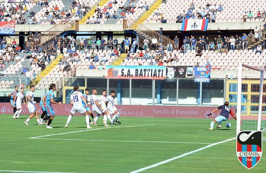 foto Catania SSD Vibonese, Modica: “Catania ha 7 calciatori che giocano lì da 7 anni. Se non straripano…”- immagine 2