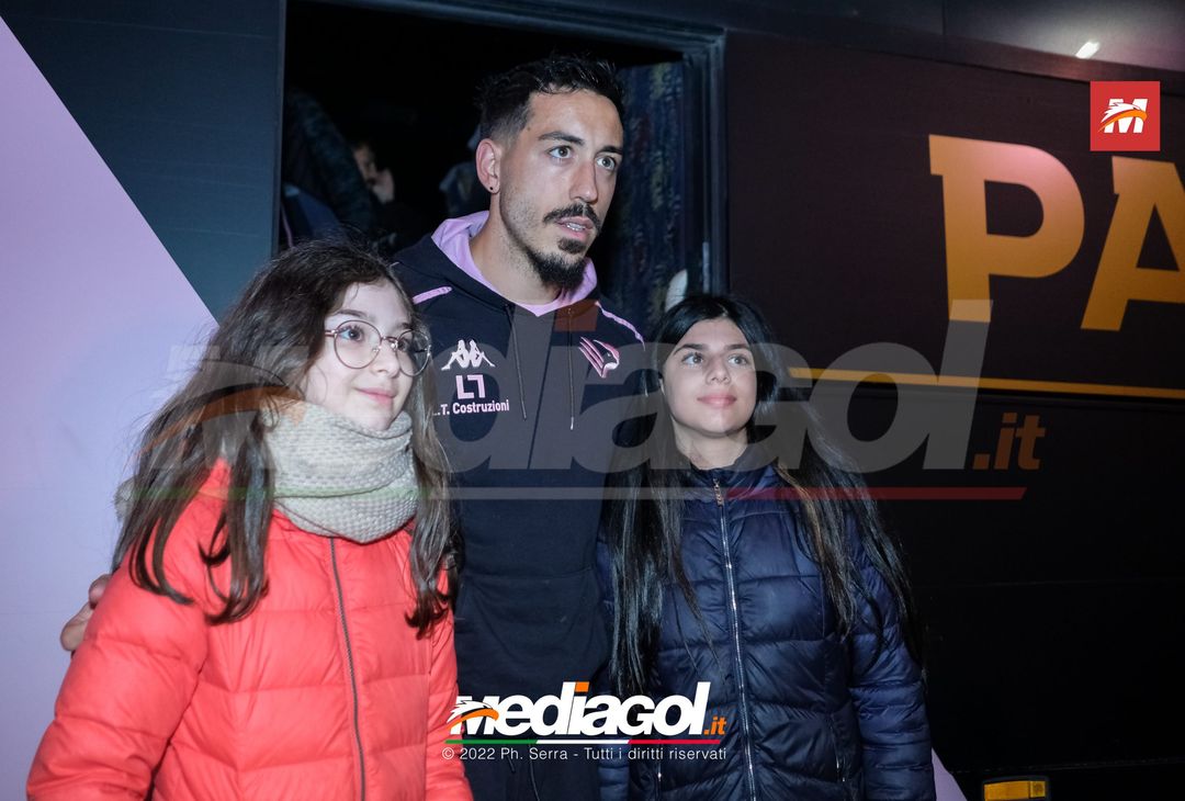 FOTO Perugia-Palermo, i rosanero in partenza dallo stadio “Renzo Barbera” (Gallery) - immagine 38