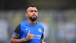 Inter, Vidal si regala una vecchia Panda e va in giro per Como | VIDEO